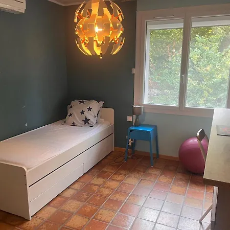 Villa With Forest, Pool, Air Conditioning And Large Garden